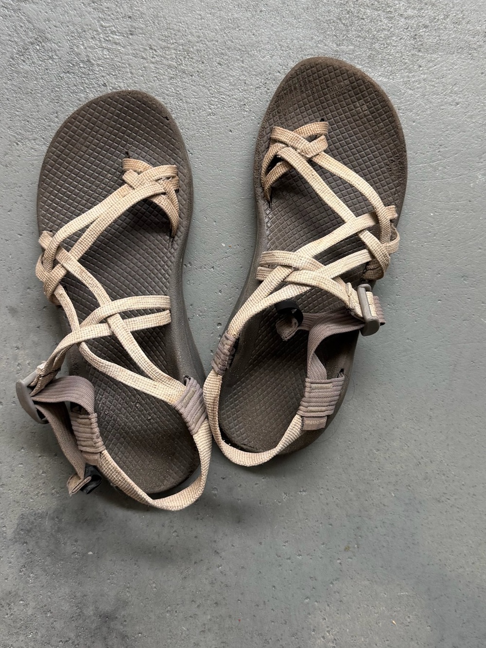 Chaco zx/2 cloud sandal size 10